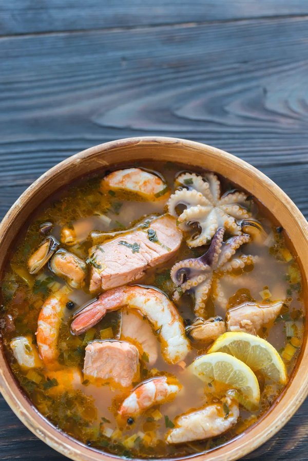 Wie macht man eine authentische französische Fischsuppe mit selbstgemachter Rouille?